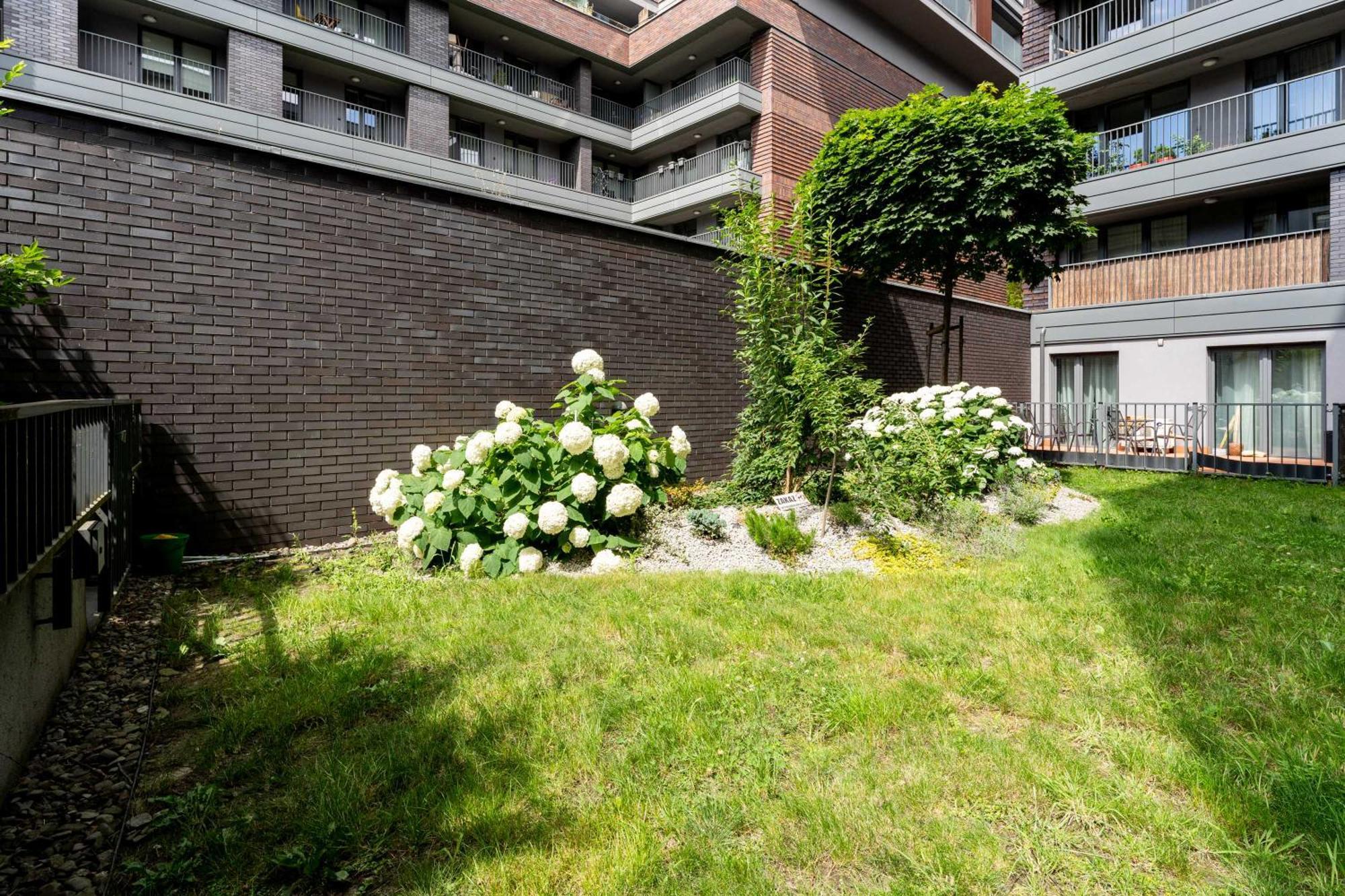 Nadwislanska 11 Apartment With Garden クラクフ エクステリア 写真